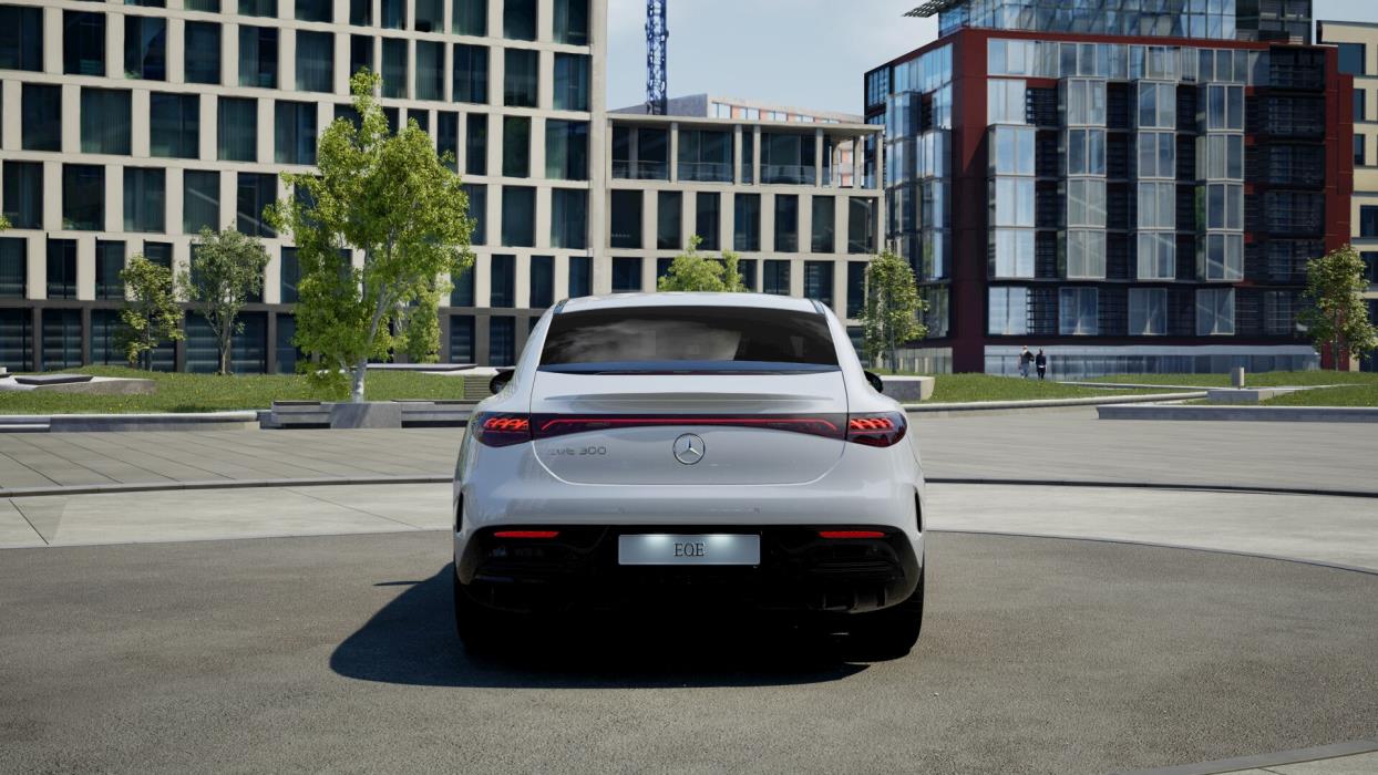 Mercedes-Benz EQE 2024