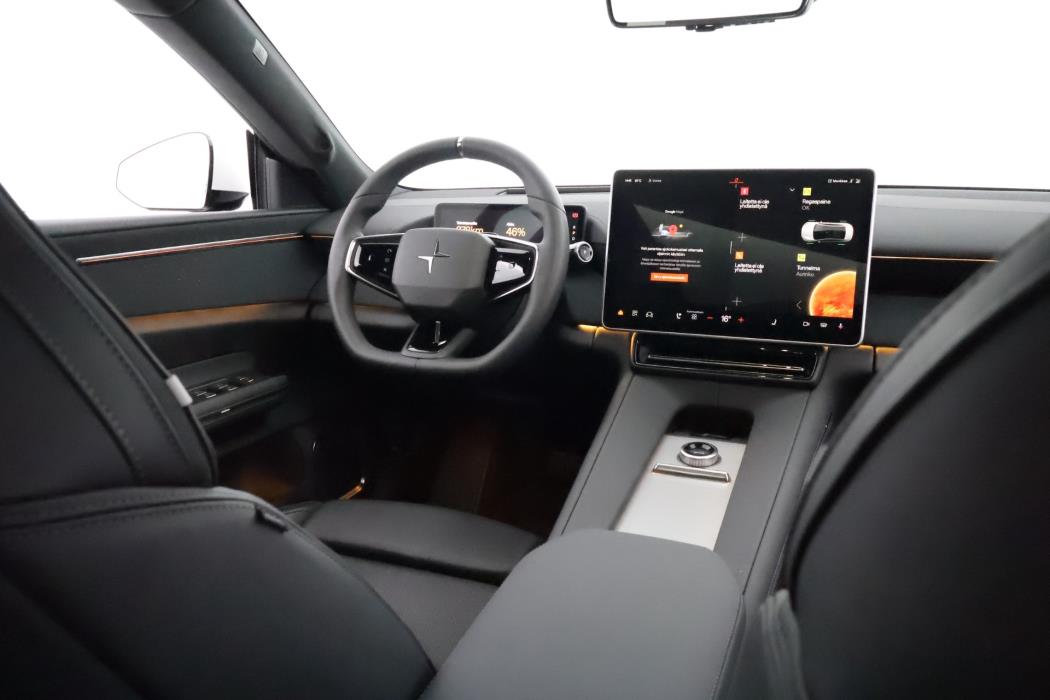 Polestar 4 2025
