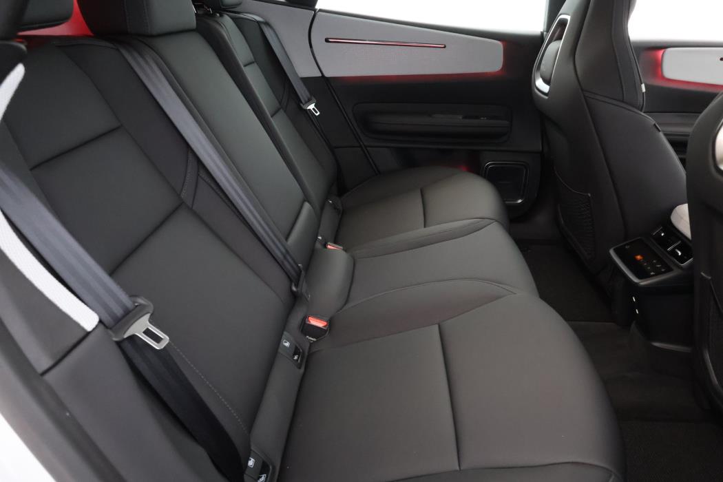 Polestar 4 2025