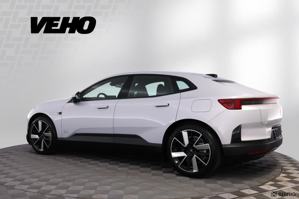 Polestar 4 2025