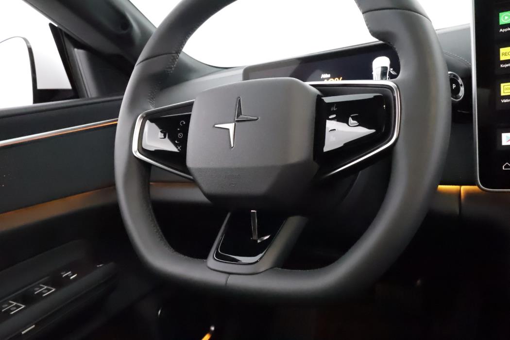 Polestar 4 2025