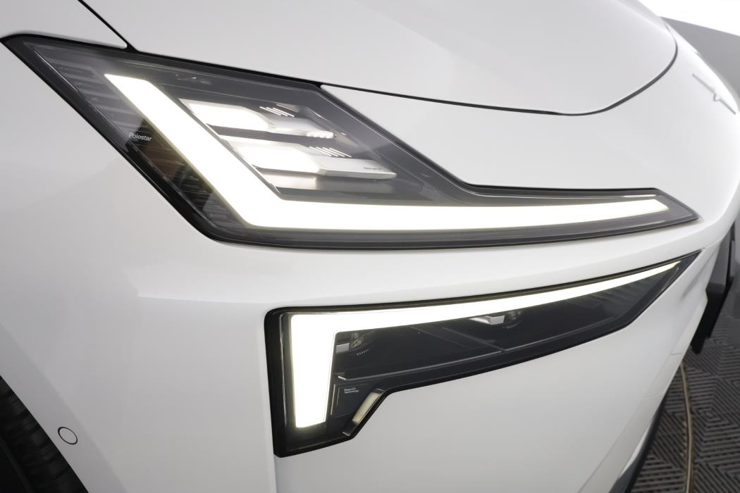 Polestar 4 2025