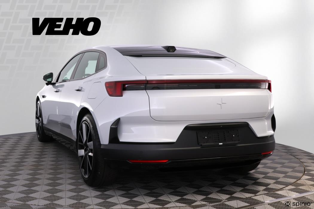 Polestar 4 2025