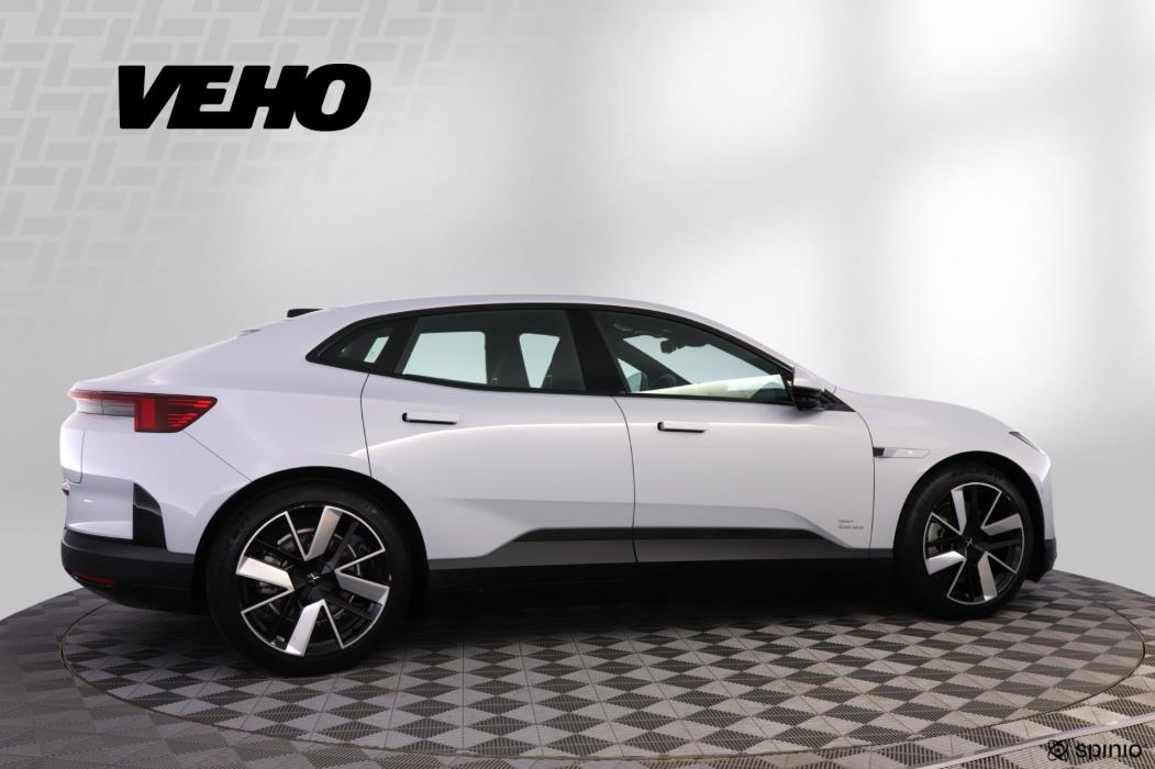 Polestar 4 2025
