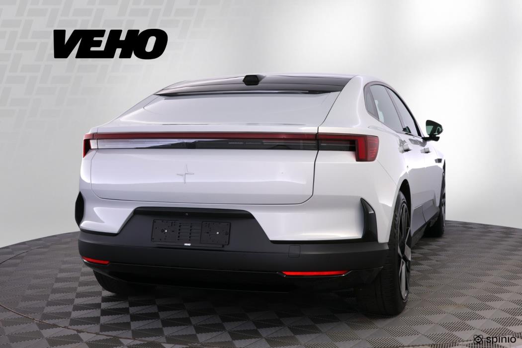 Polestar 4 2025