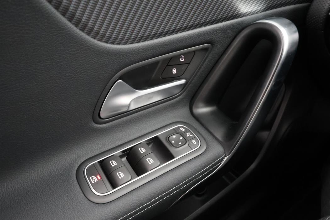 Mercedes-Benz CLA 2025