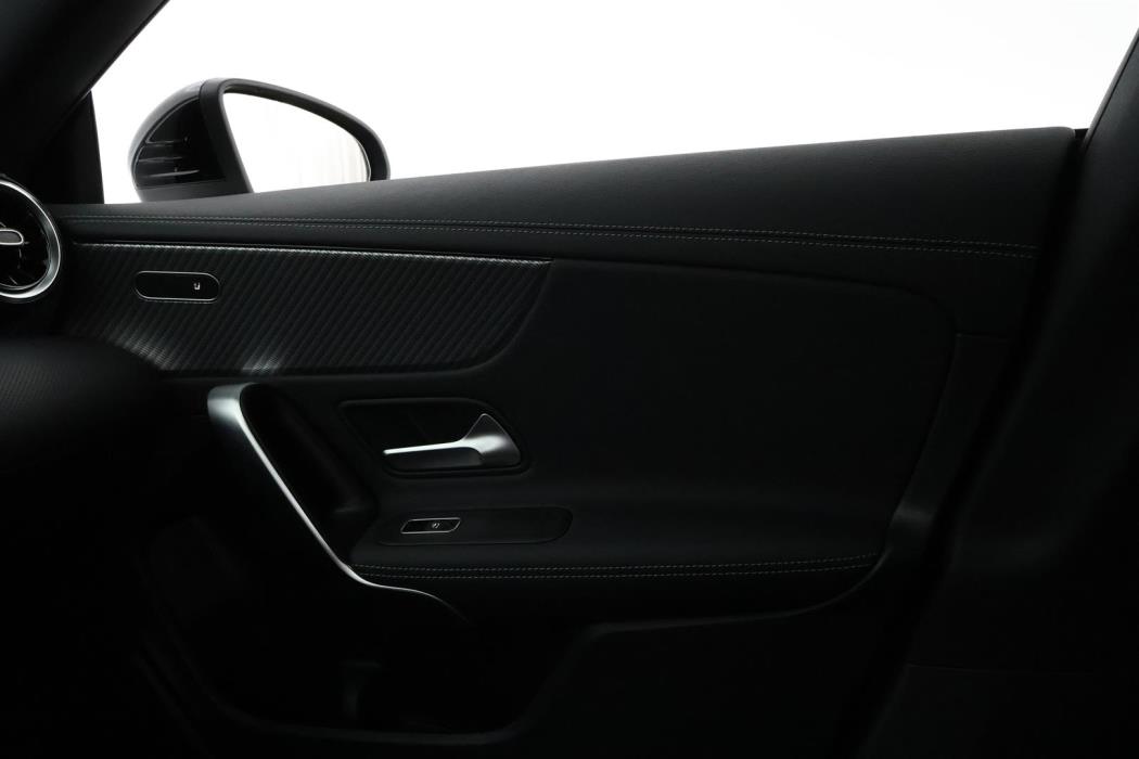 Mercedes-Benz CLA 2025