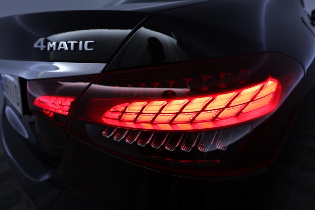 MERCEDES-BENZ E 2021