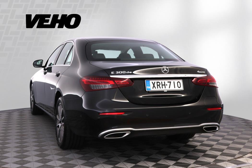 MERCEDES-BENZ E 2021