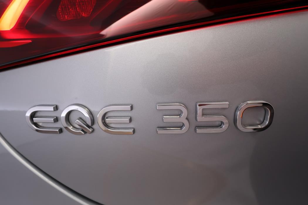Mercedes-Benz EQE 2024