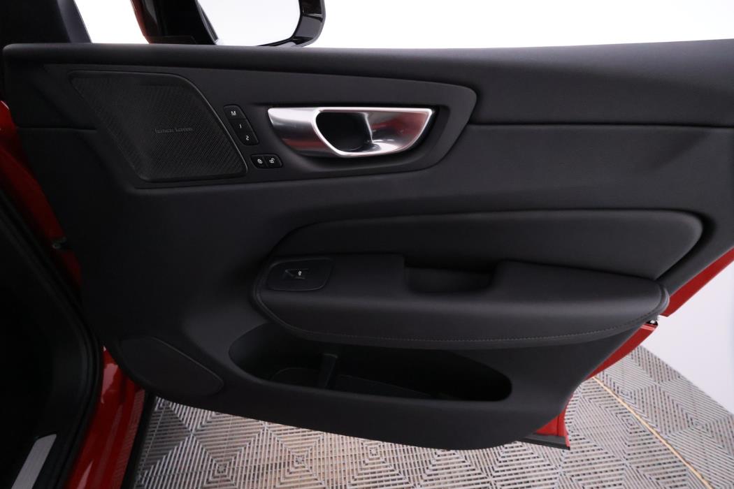Volvo XC60 2025