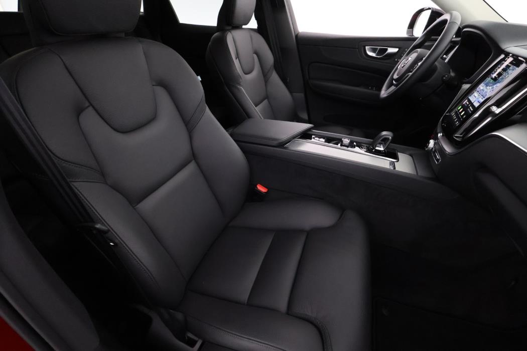 Volvo XC60 2025