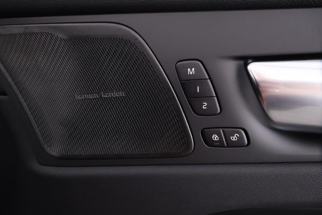 Volvo XC60 2025