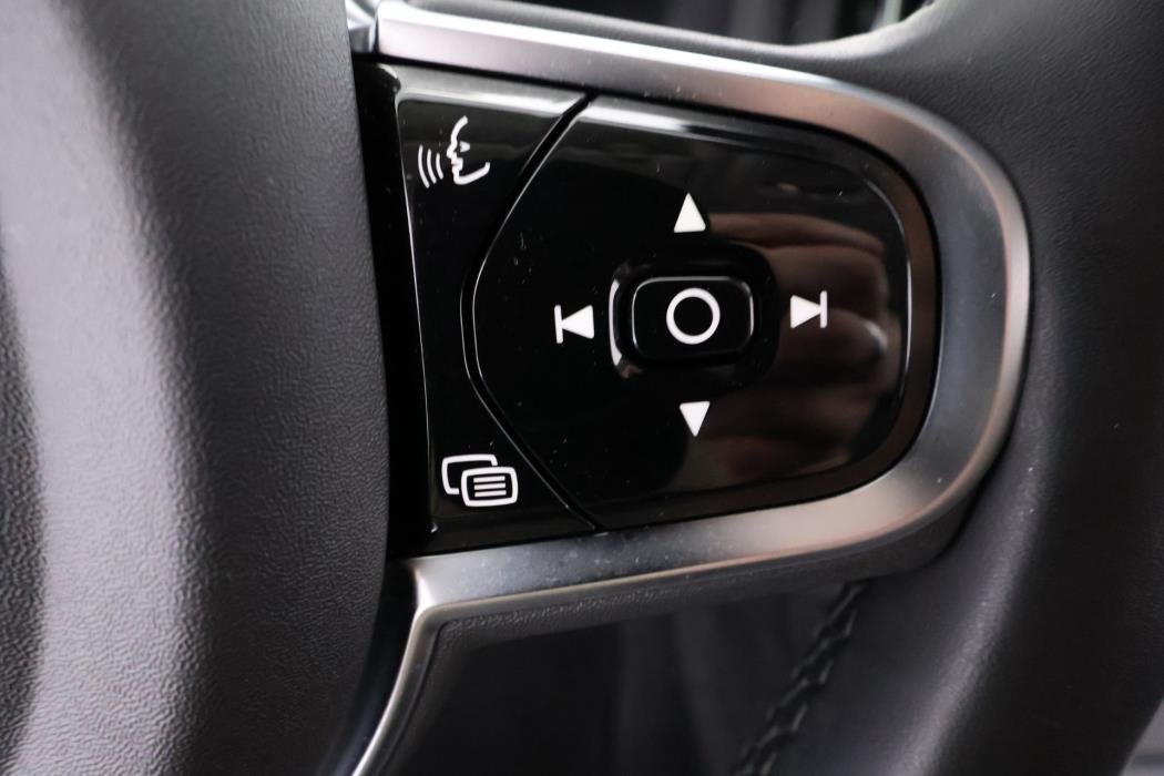 Volvo XC60 2025