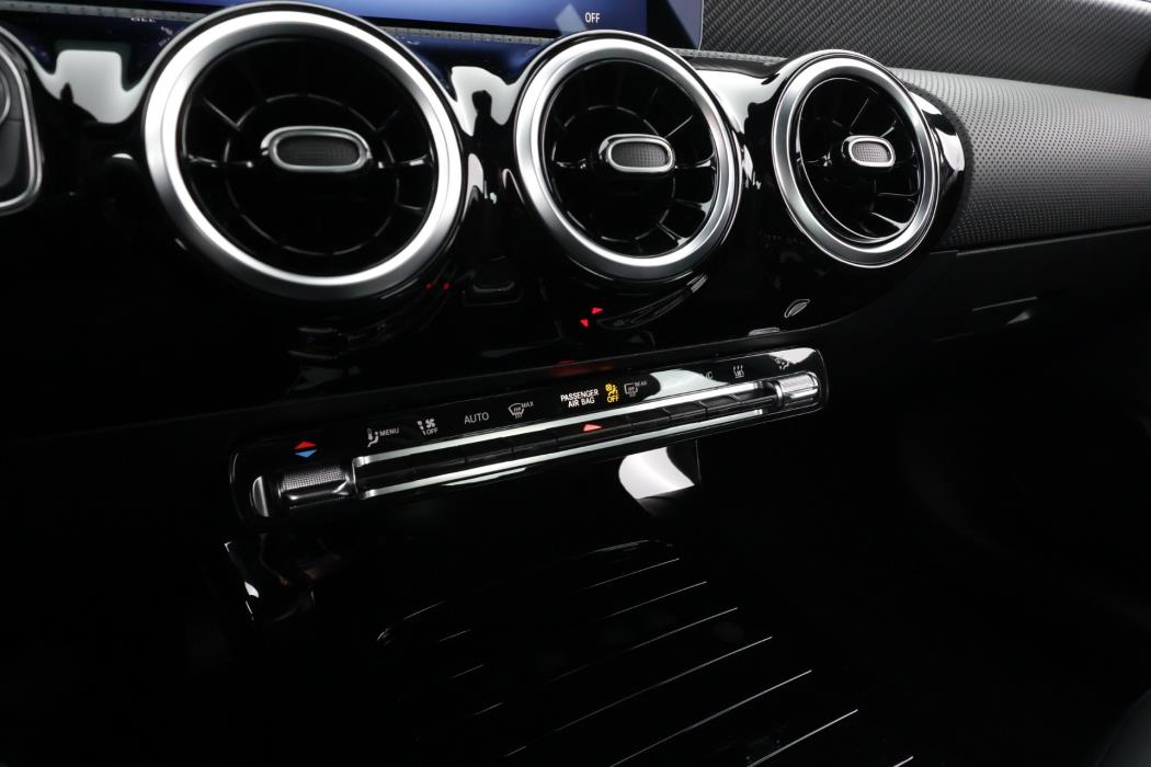 Mercedes-Benz CLA 2025