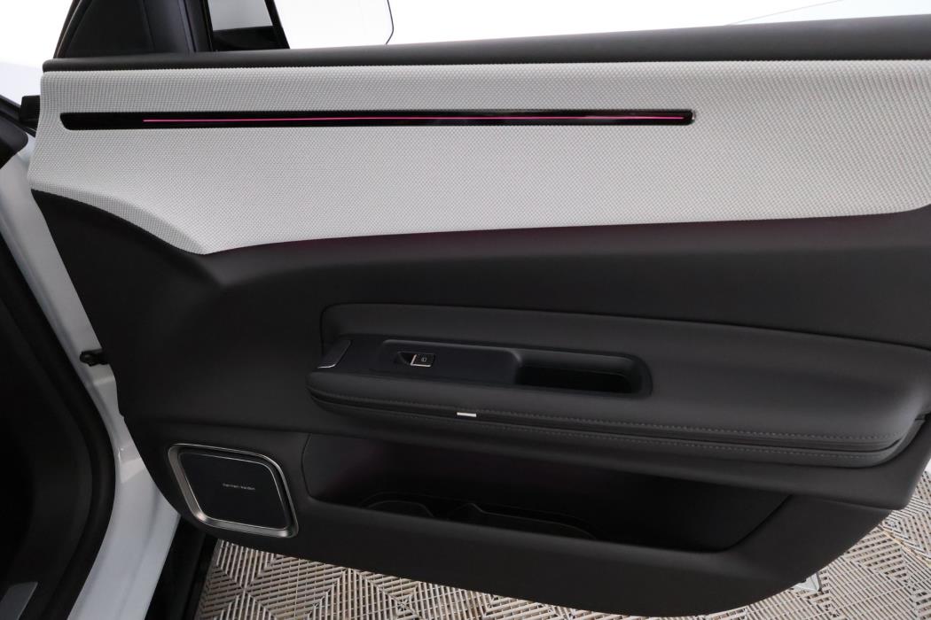 Polestar 4 2024