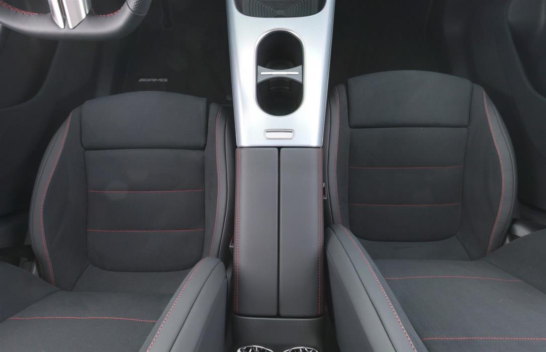 Mercedes-Benz GLB 2026