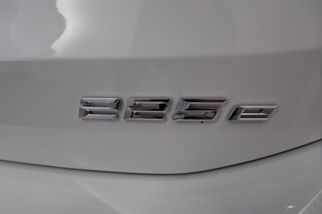 BMW 225 2023