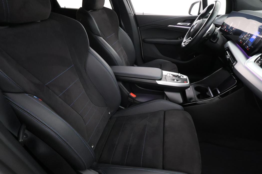 BMW 225 2023