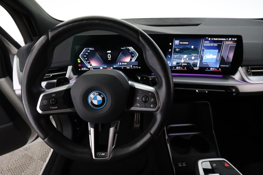 BMW 225 2023