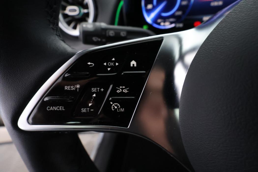 Mercedes-Benz EQB 2024