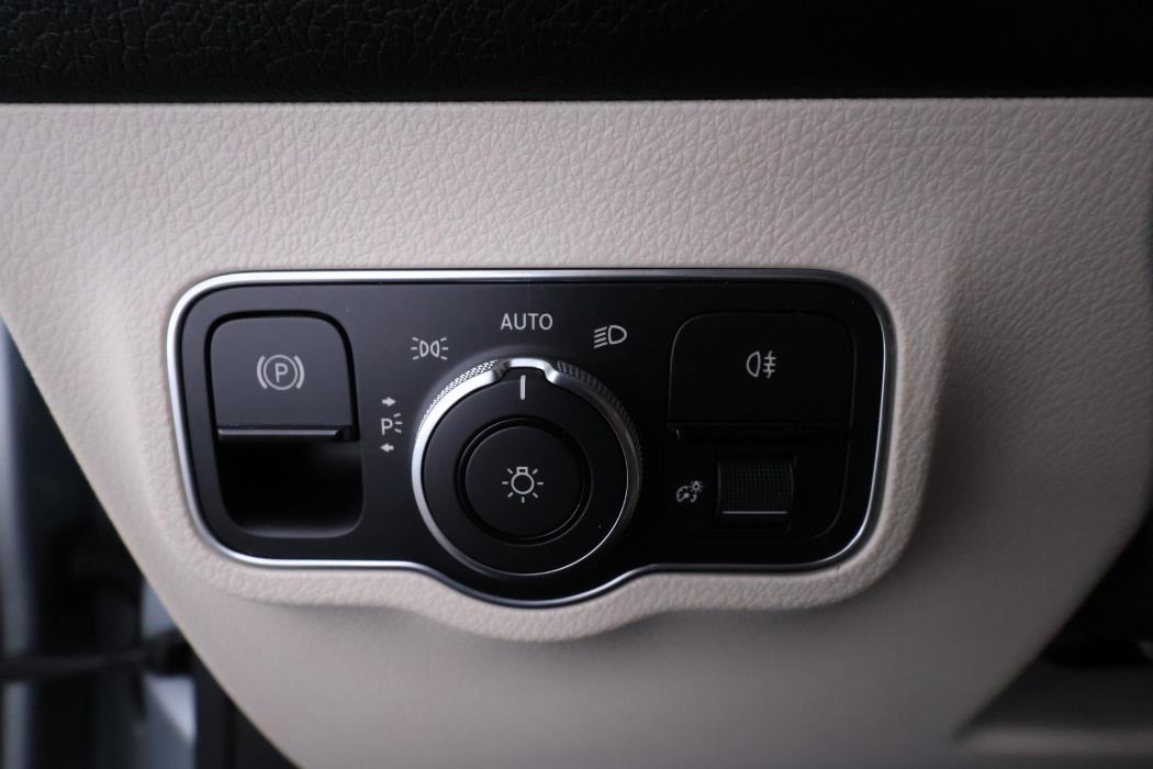 Mercedes-Benz EQB 2024
