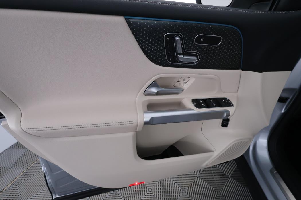 Mercedes-Benz EQB 2024