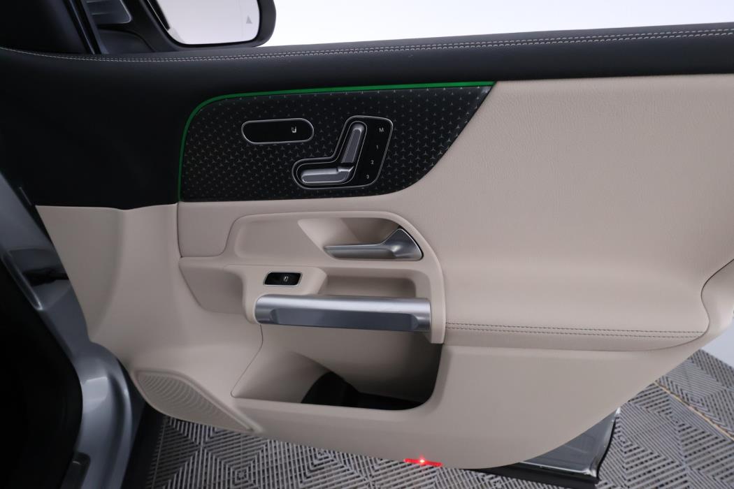Mercedes-Benz EQB 2024