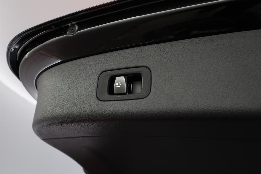 Mercedes-Benz GLC 2025