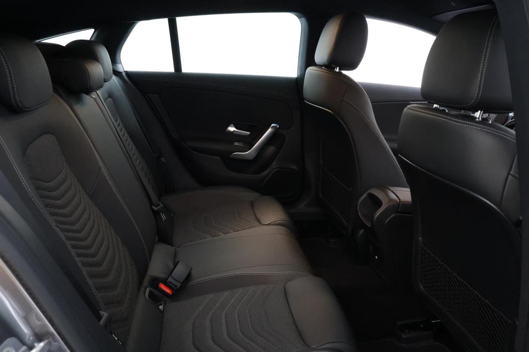 Mercedes-Benz CLA 2025