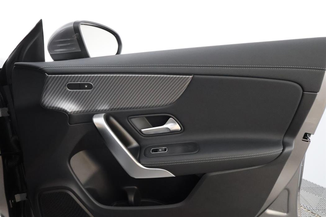 Mercedes-Benz CLA 2025