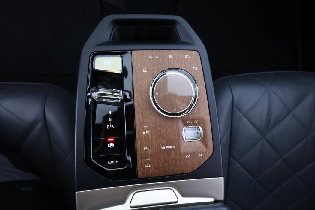 BMW ix M60 2022