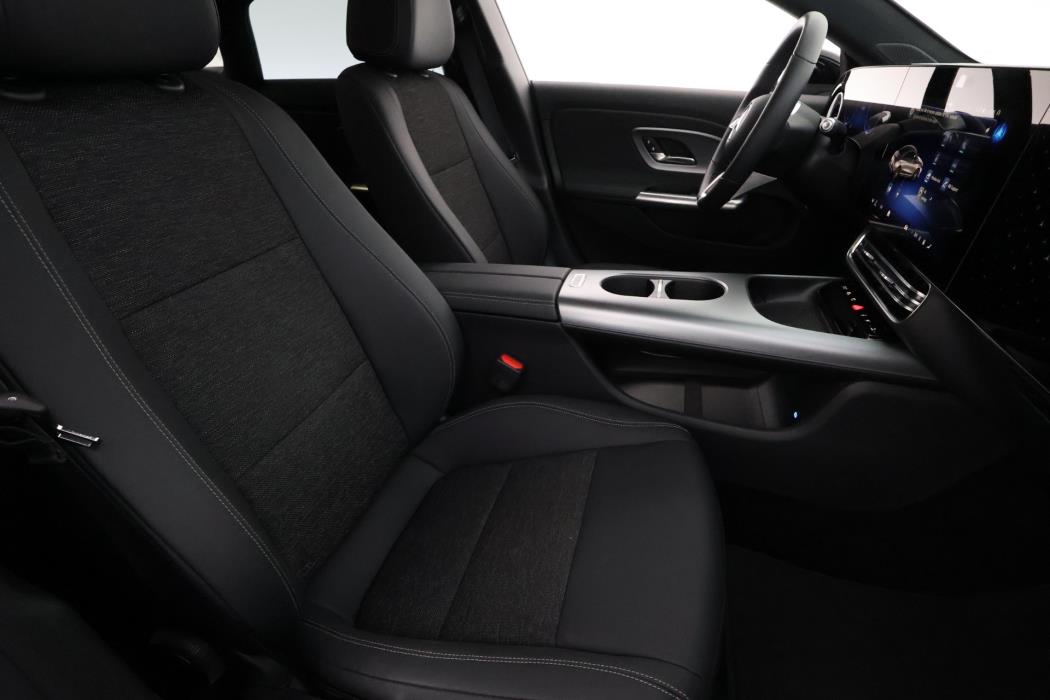 Mercedes-Benz CLA 2025