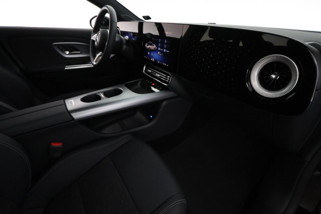 Mercedes-Benz CLA 2025