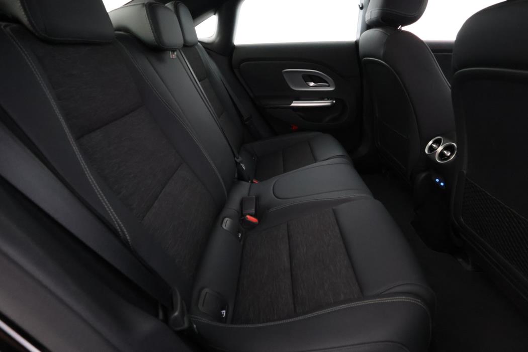 Mercedes-Benz CLA 2025