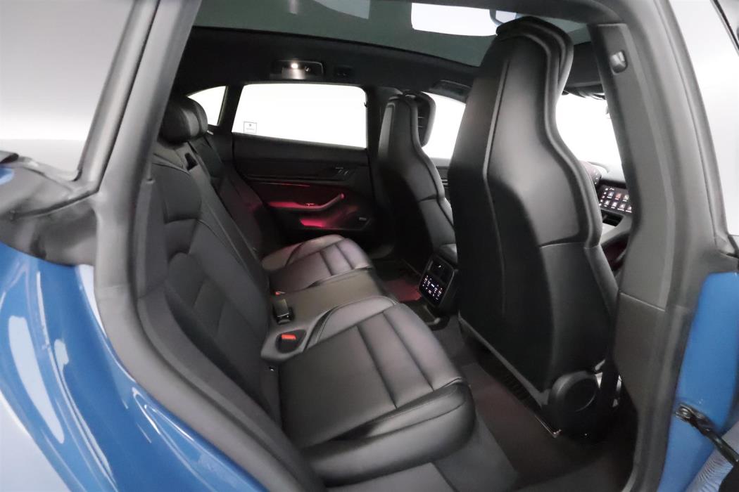 PORSCHE TAYCAN 2022