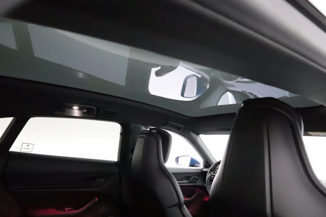 PORSCHE TAYCAN 2022