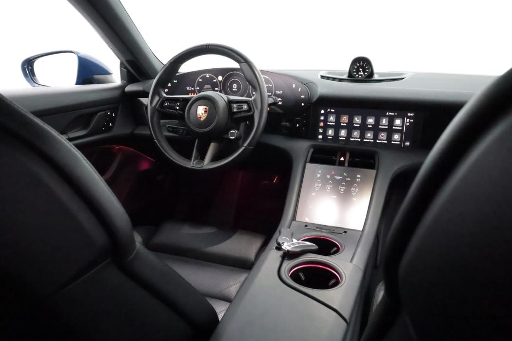 PORSCHE TAYCAN 2022