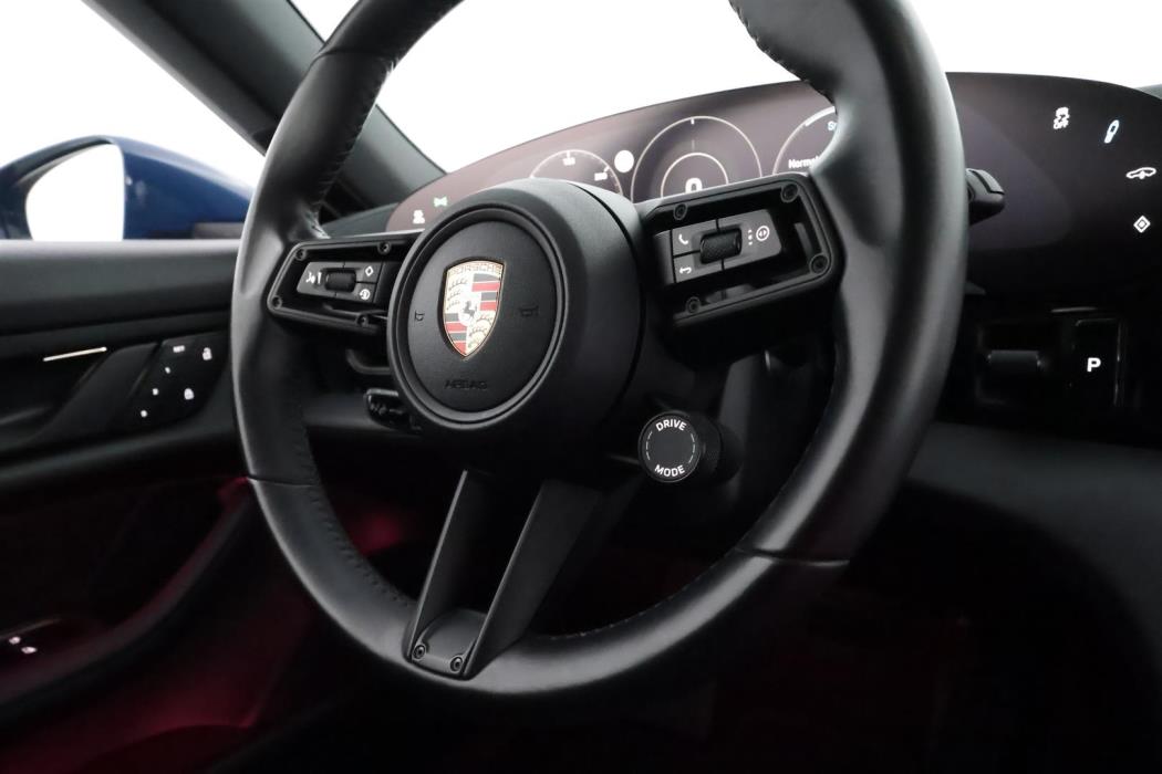 PORSCHE TAYCAN 2022