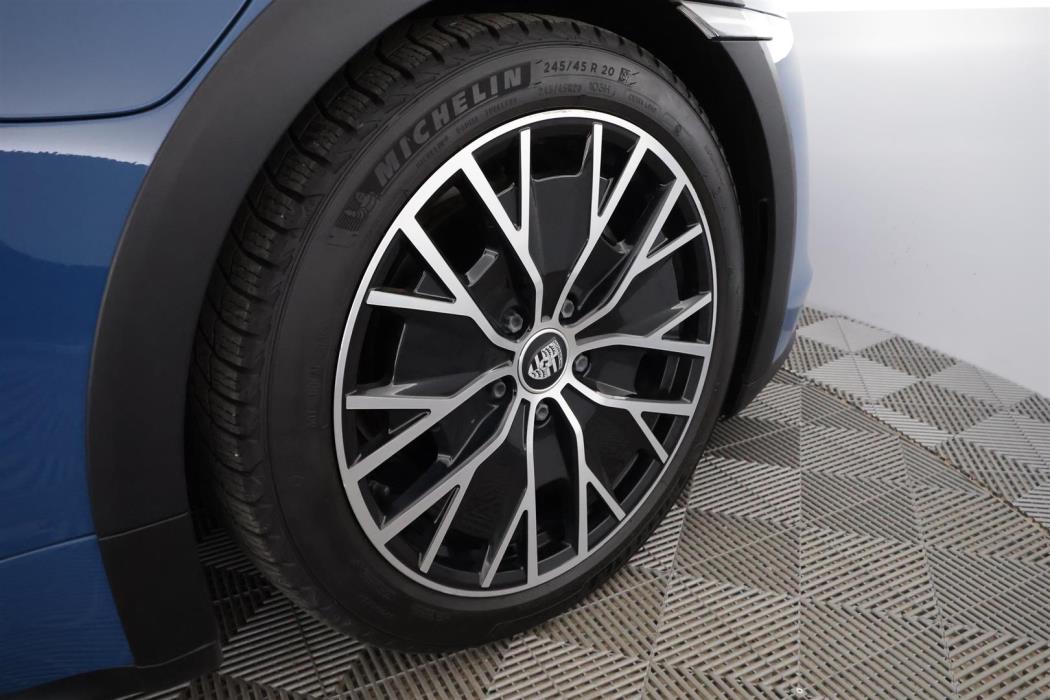 PORSCHE TAYCAN 2022