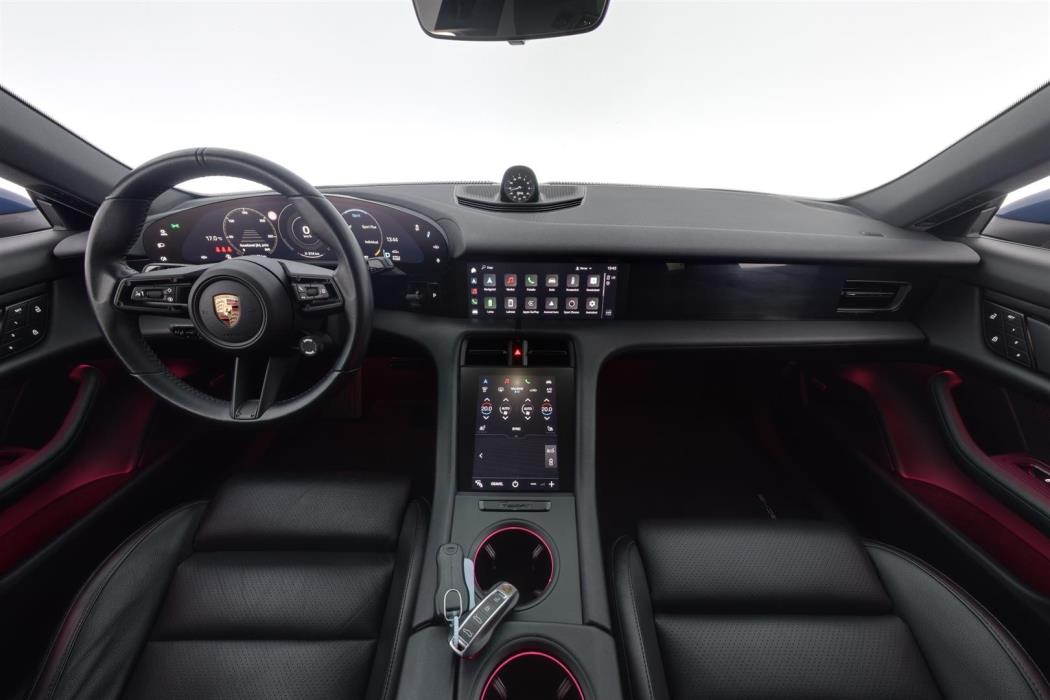 PORSCHE TAYCAN 2022