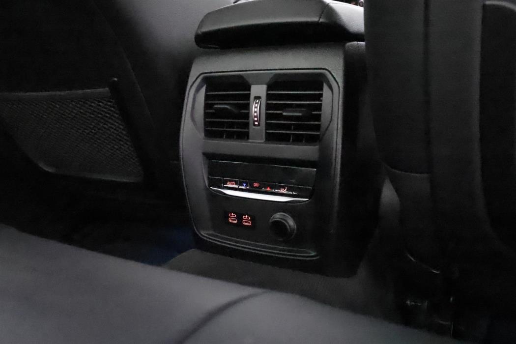 BMW 330 2019