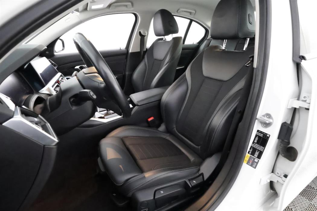 BMW 330 2019