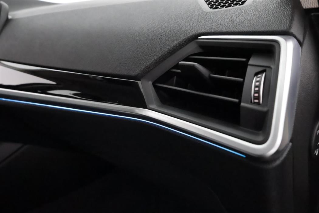 BMW 330 2019