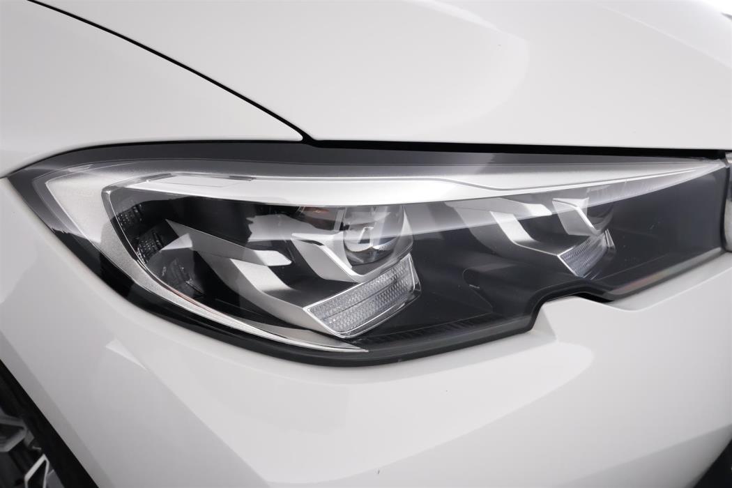 BMW 330 2019