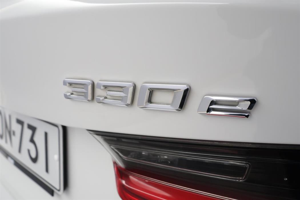 BMW 330 2019