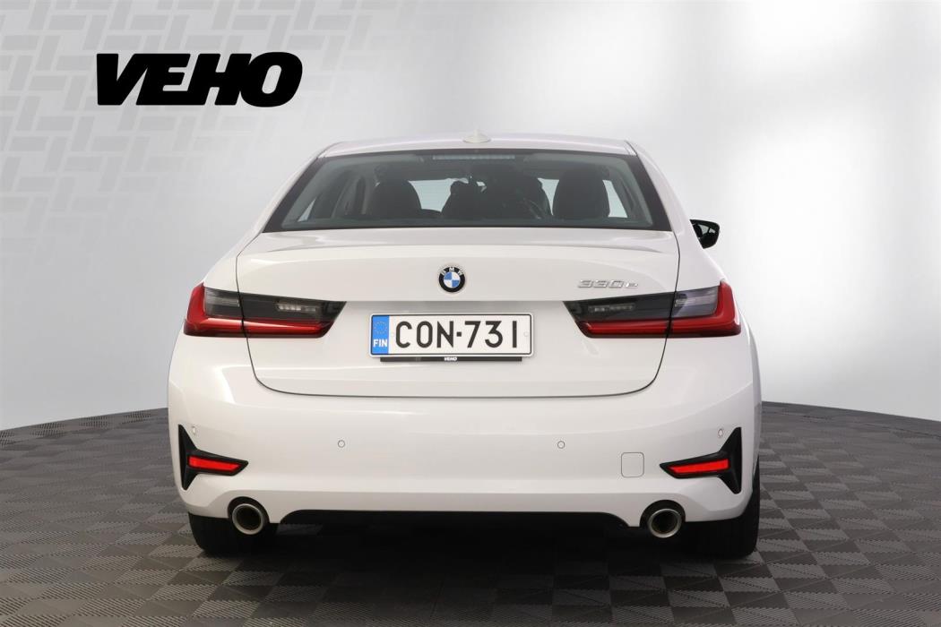 BMW 330 2019