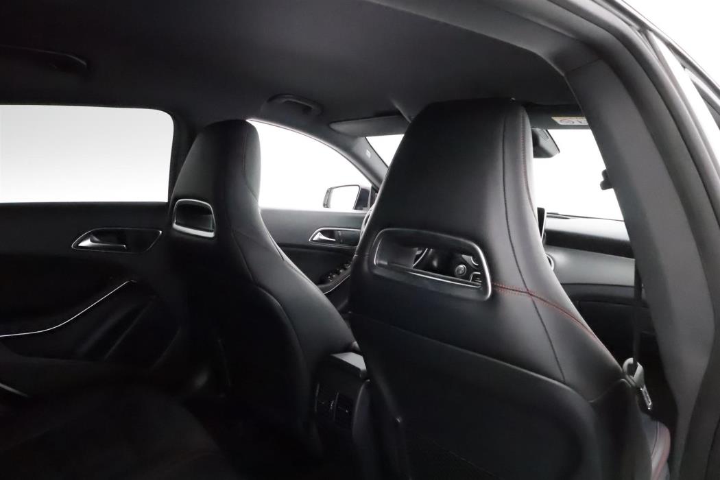 Mercedes-Benz CLA 2015