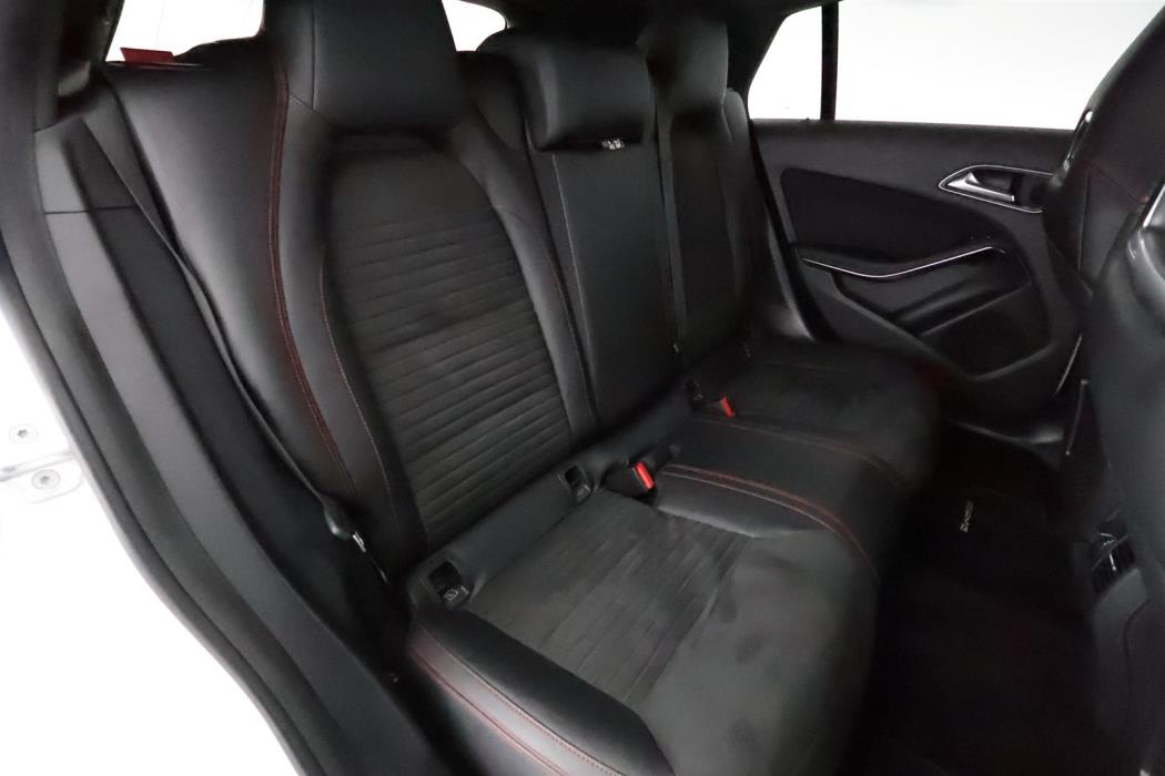 Mercedes-Benz CLA 2015