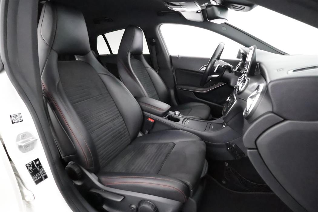 Mercedes-Benz CLA 2015